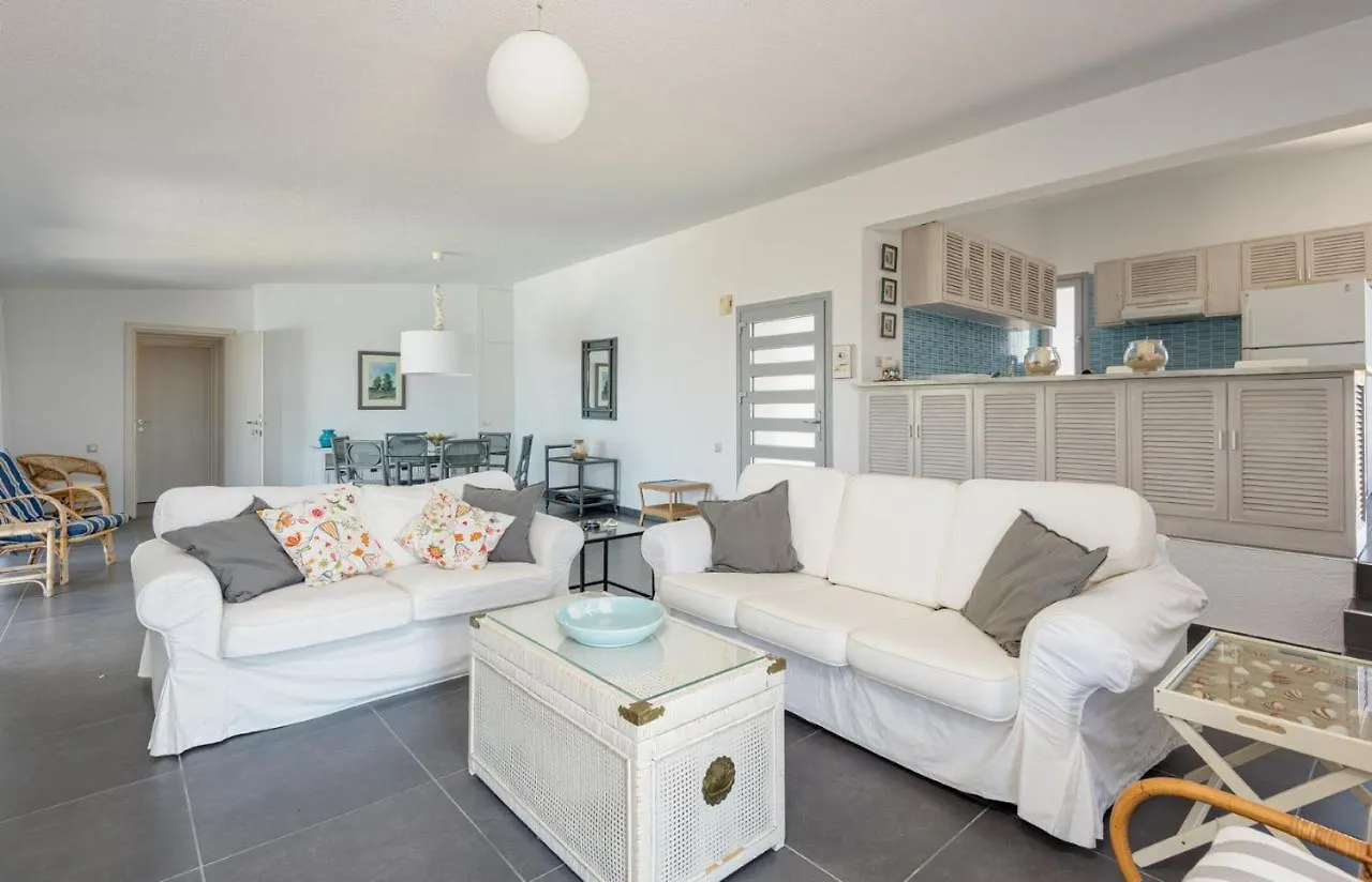 Haddock Beachfront Villa Nea Propontida
